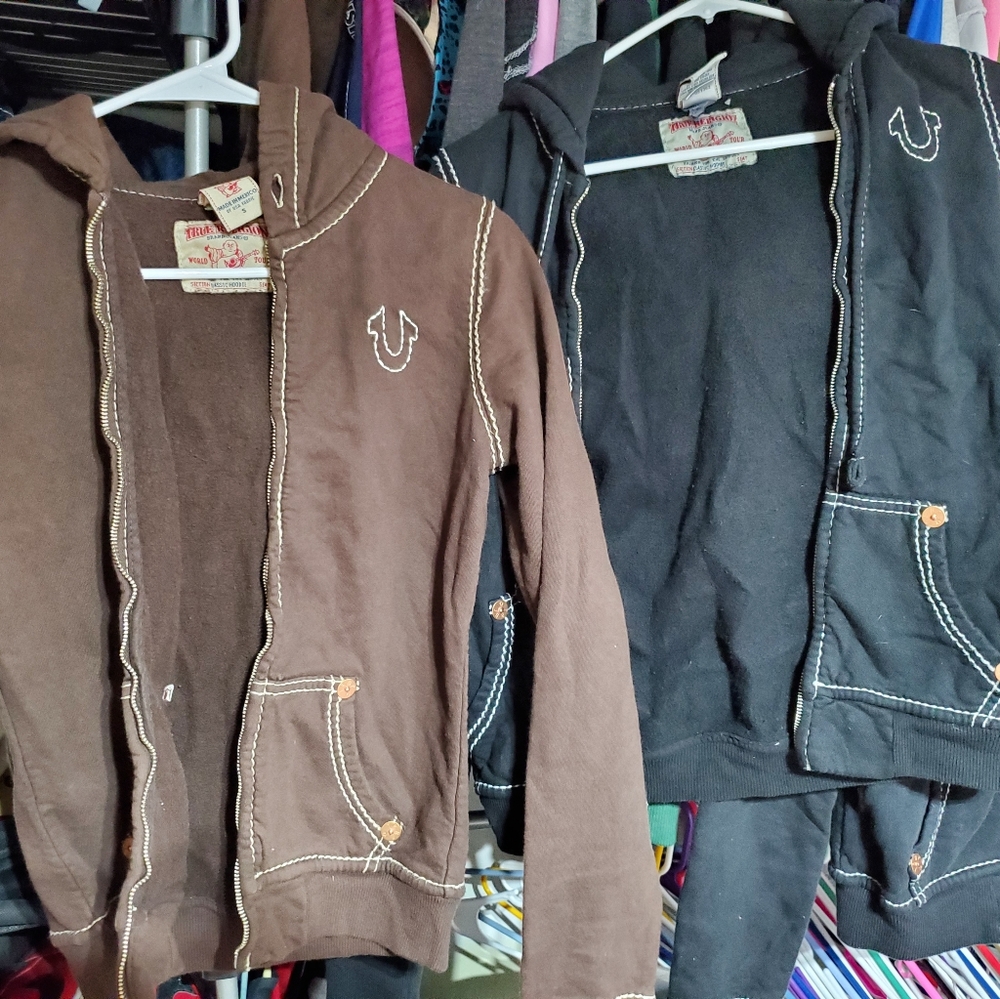 True Religion hoodie read